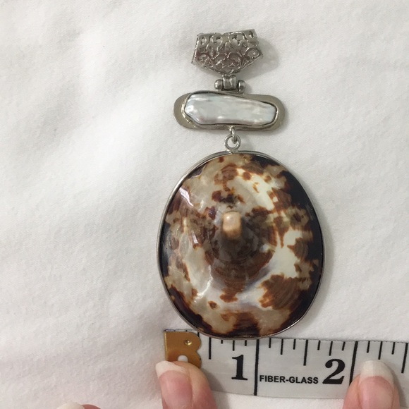 Brown and cream pendant - Picture 4 of 9